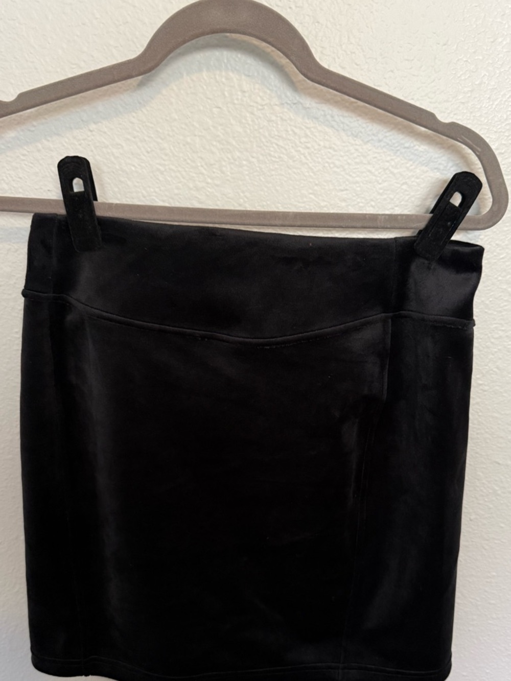 Lululemon Black velvet Mini Skirt